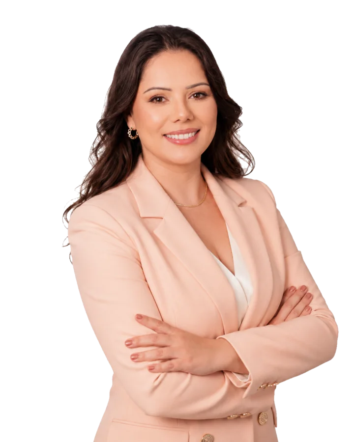 Facial rejuvenation, editorial journal image for Franciele Sofiati in Londrina on the journal article fractional co2 laser recovery and aftercare, image 3